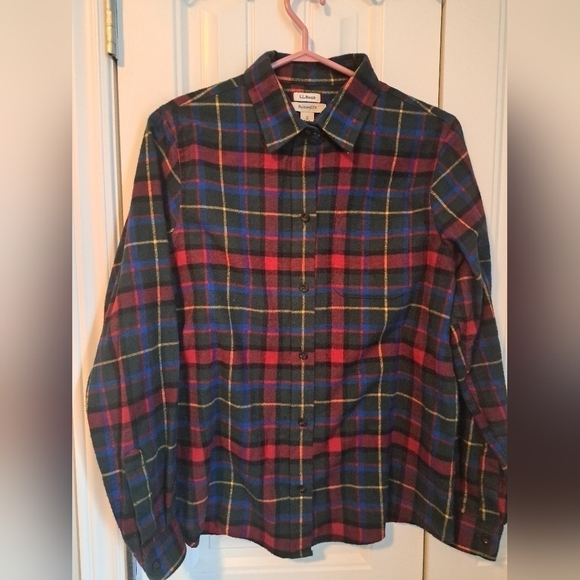 L.L. BEAN relaxed fit soft flannel shirt plaid red green blue long sleeves SM - Picture 5 of 7